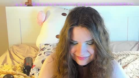 Snapshot of kuraii_ chatting on January 19, 2025, 10:17 pm Anna online show from January 19, 2025, 10:17 pm