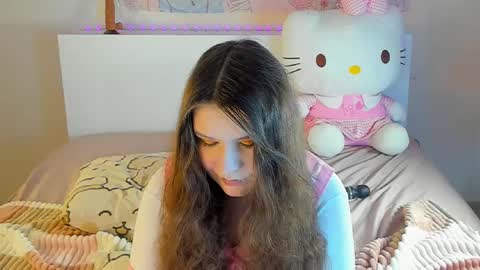 Snapshot of kuraii_ chatting on February 9, 2025, 8:22 am Anna online show from February 9, 2025, 8:22 am