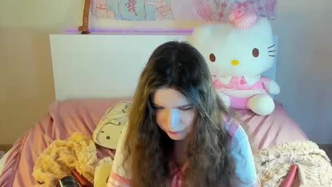 Snapshot of kuraii_ chatting on February 14, 2025, 8:31 am Anna online show from February 14, 2025, 8:31 am