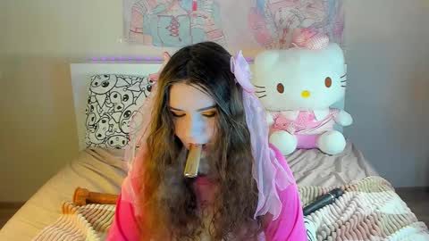 Snapshot of kuraii_ chatting on March 10, 2025, 8:23 pm Anna online show from March 10, 2025, 8:23 pm