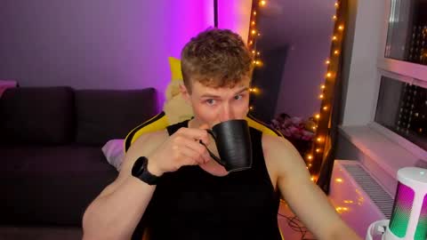 kurt_hanssen online show from April 19, 2026, 6:21 pm