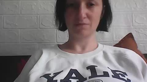 kusia032132 online show from September 23, 2025, 6:38 am