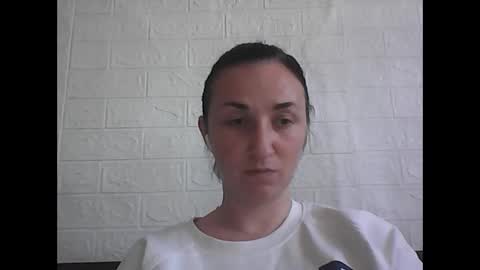 kusia032132 online show from November 3, 2025, 9:10 am