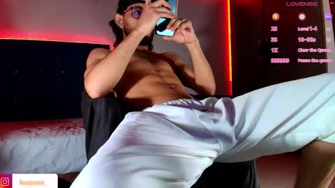 kuzzcoo online show from October 22, 2025, 2:23 am