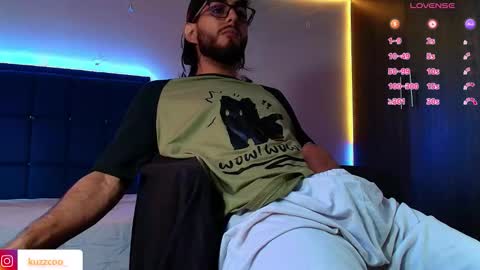 kuzzcoo online show from March 22, 2026, 1:03 pm