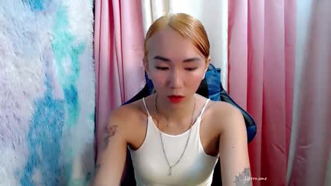 Snapshot of kweenie1026 chatting on May 19, 2026, 1:11 am kweenie1026 online show from May 19, 2026, 1:11 am