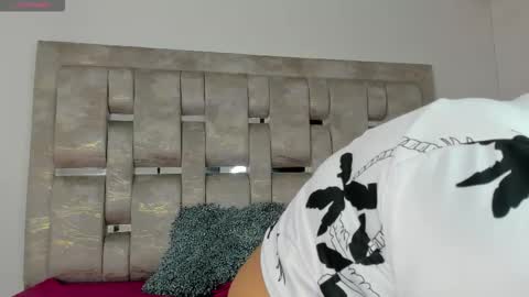 Snapshot of kyara_lane chatting on November 27, 2025, 12:18 pm Kyara online show from November 27, 2025, 12:18 pm