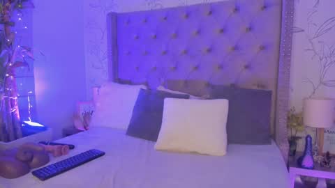 kyaraebony_ online show from January 12, 2025, 5:45 am