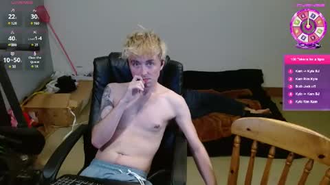 Snapshot of kyle_and_kam chatting on February 26, 2025, 10:09 pm Kyle and Kam online show from February 26, 2025, 10:09 pm