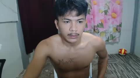 Snapshot of kyle_lourence chatting on June 3, 2026, 7:44 am kyle_lourence online show from June 3, 2026, 7:44 am