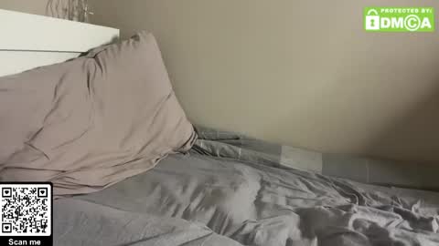 JustDimasx online show from April 16, 2026, 6:52 pm