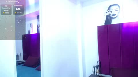 Kylee28 online show from February 6, 2025, 8:23 pm