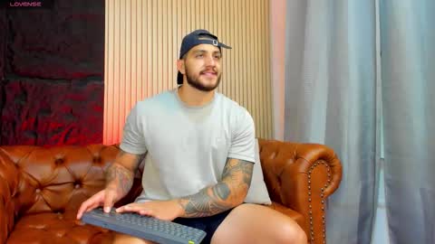 kylenorth_ online show from November 7, 2025, 12:38 pm