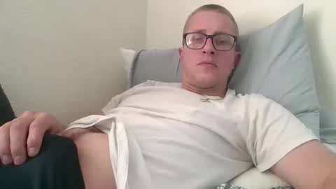 Snapshot of kyleracepearson chatting on April 16, 2026, 12:33 am kylerace online show from April 16, 2026, 12:33 am