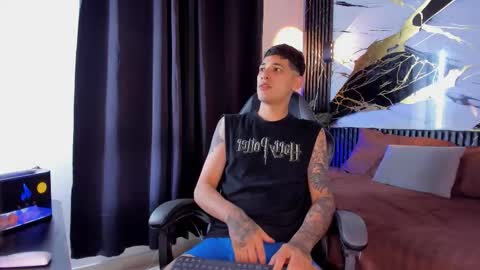 kylesmithx_ online show from December 23, 2025, 8:23 am