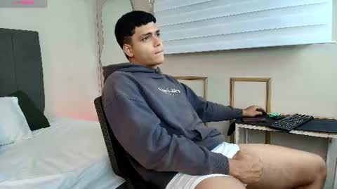 Kyliam online show from July 24, 2026, 1:03 am