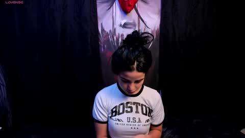 submissive demon Please help me to reach 500 thumbs up online show from September 26, 2025, 11:31 pm