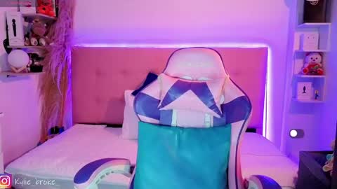 Snapshot of kylie_hottt_ chatting on April 23, 2026, 9:17 pm k ylie online show from April 23, 2026, 9:17 pm