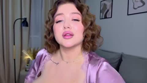 Kylie Lips online show from July 2, 2026, 6:03 pm
