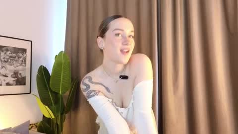 Snapshot of kylie_moss chatting on February 10, 2025, 9:47 am Anna online show from February 10, 2025, 9:47 am
