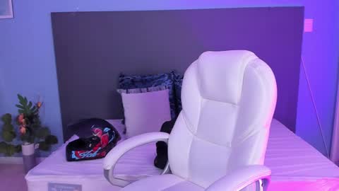 Kylie Reyes  online show from December 31, 2024, 5:51 pm