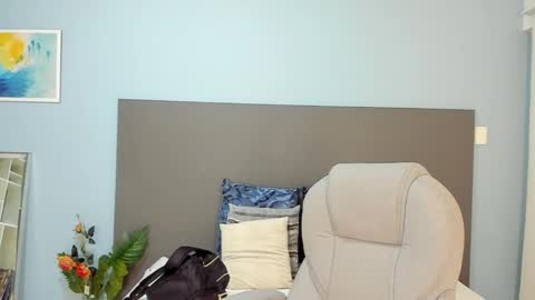 Kylie Reyes  online show from October 9, 2025, 7:34 pm