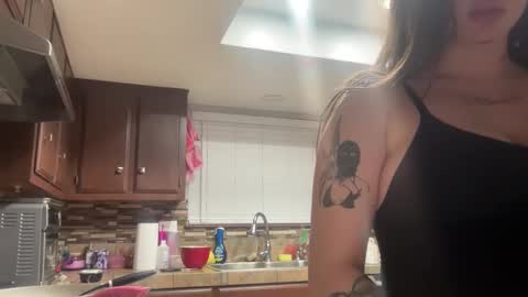 Snapshot of kylie_star30 chatting on January 10, 2026, 9:11 am kylie_star30 online show from January 10, 2026, 9:11 am