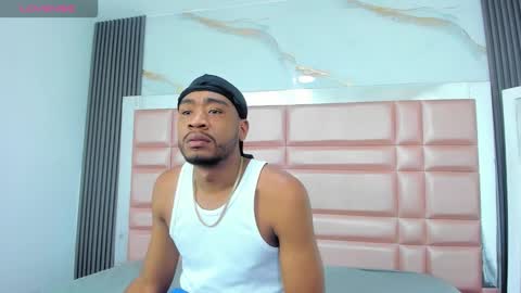 Kaylie And Jhony online show from December 16, 2025, 3:17 pm