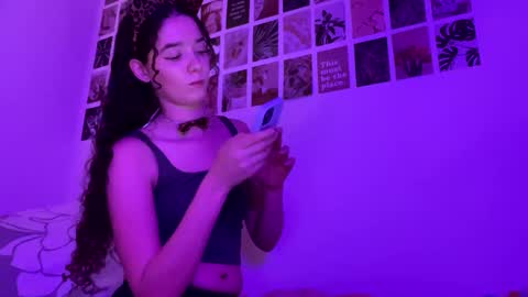 Snapshot of kylieexoxoxo2432 chatting on January 17, 2025, 5:21 am Kylie online show from January 17, 2025, 5:21 am