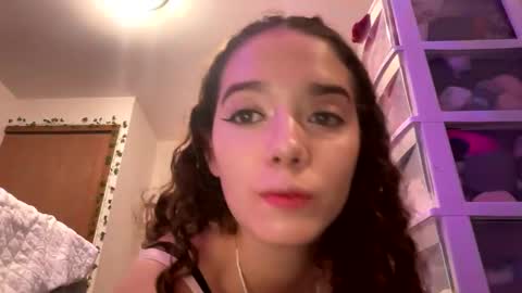 Snapshot of kylieexoxoxo2432 chatting on February 15, 2025, 6:12 am Kylie online show from February 15, 2025, 6:12 am