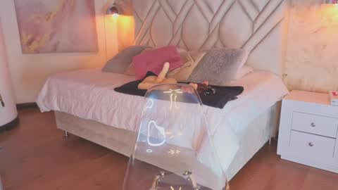 Snapshot of kylle_2050 chatting on February 1, 2025, 11:43 am Kyle online show from February 1, 2025, 11:43 am