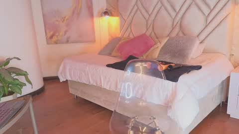 Snapshot of kylle_2050 chatting on February 3, 2025, 11:42 am Kyle online show from February 3, 2025, 11:42 am