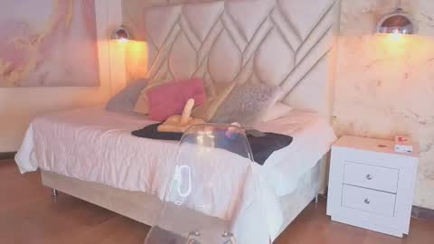 Snapshot of kylle_2050 chatting on February 11, 2025, 11:43 am Kyle online show from February 11, 2025, 11:43 am