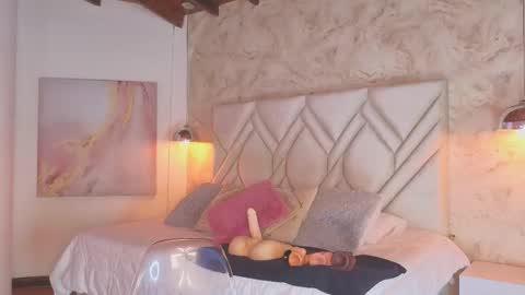 Snapshot of kylle_2050 chatting on February 19, 2025, 11:38 am Kyle online show from February 19, 2025, 11:38 am