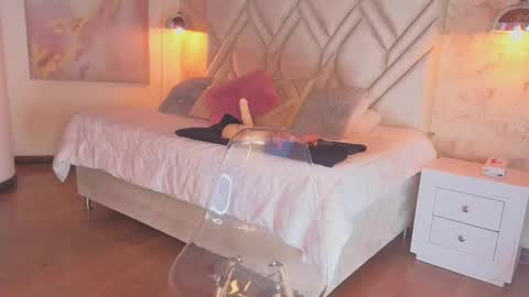 Snapshot of kylle_2050 chatting on February 25, 2025, 11:41 am Kyle online show from February 25, 2025, 11:41 am