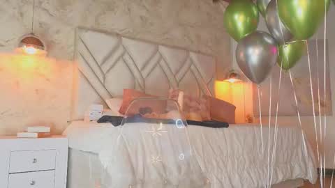 Snapshot of kylle_2050 chatting on October 18, 2025, 12:06 pm Kyle online show from October 18, 2025, 12:06 pm