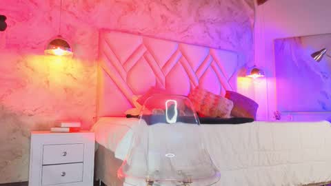 Snapshot of kylle_2050 chatting on November 6, 2025, 11:22 am Kyle online show from November 6, 2025, 11:22 am