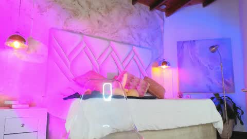 Snapshot of kylle_2050 chatting on November 18, 2025, 11:25 am Kyle online show from November 18, 2025, 11:25 am