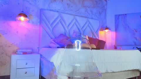 Snapshot of kylle_2050 chatting on December 4, 2025, 11:19 am Kyle online show from December 4, 2025, 11:19 am