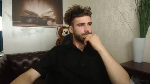 Snapshot of kyloeast chatting on June 18, 2026, 7:08 am KyloEast online show from June 18, 2026, 7:08 am