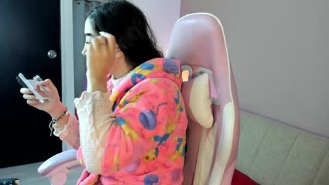 Snapshot of kymgiraldo8 chatting on December 9, 2024, 6:45 am Kym Giraldo online show from December 9, 2024, 6:45 am