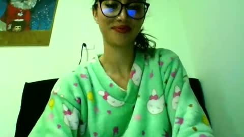 Snapshot of kymgiraldo8 chatting on December 12, 2024, 10:34 am Kym Giraldo online show from December 12, 2024, 10:34 am