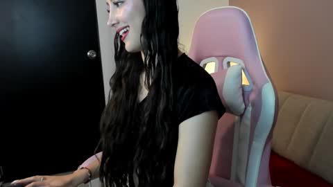 Snapshot of kymgiraldo8 chatting on December 16, 2024, 7:26 am Kym Giraldo online show from December 16, 2024, 7:26 am