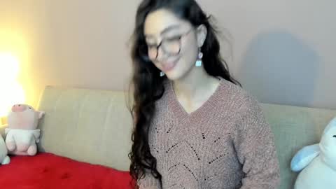 Snapshot of kymgiraldo8 chatting on December 17, 2024, 10:55 am Kym Giraldo online show from December 17, 2024, 10:55 am