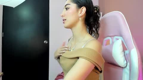 Snapshot of kymgiraldo8 chatting on December 30, 2024, 8:10 am Kym Giraldo online show from December 30, 2024, 8:10 am