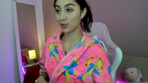 Snapshot of kymgiraldo8 chatting on January 7, 2025, 6:05 am Kym Giraldo online show from January 7, 2025, 6:05 am