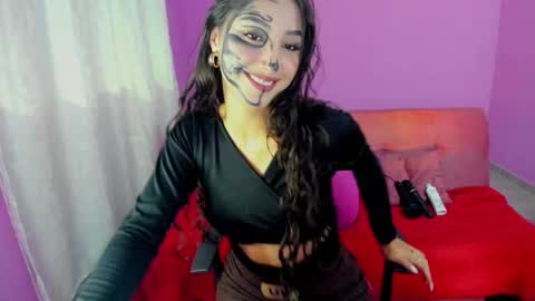 Snapshot of kymgiraldo8 chatting on October 27, 2025, 5:00 am Kym Giraldo online show from October 27, 2025, 5:00 am