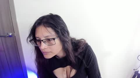 Snapshot of kyomi_chang chatting on July 1, 2026, 12:40 pm Kyomi online show from July 1, 2026, 12:40 pm