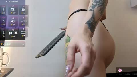 kyra_honey online show from April 15, 2026, 9:26 pm