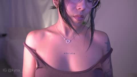 schedule 300 pm - 1100pm colombia time online show from February 9, 2025, 11:36 pm